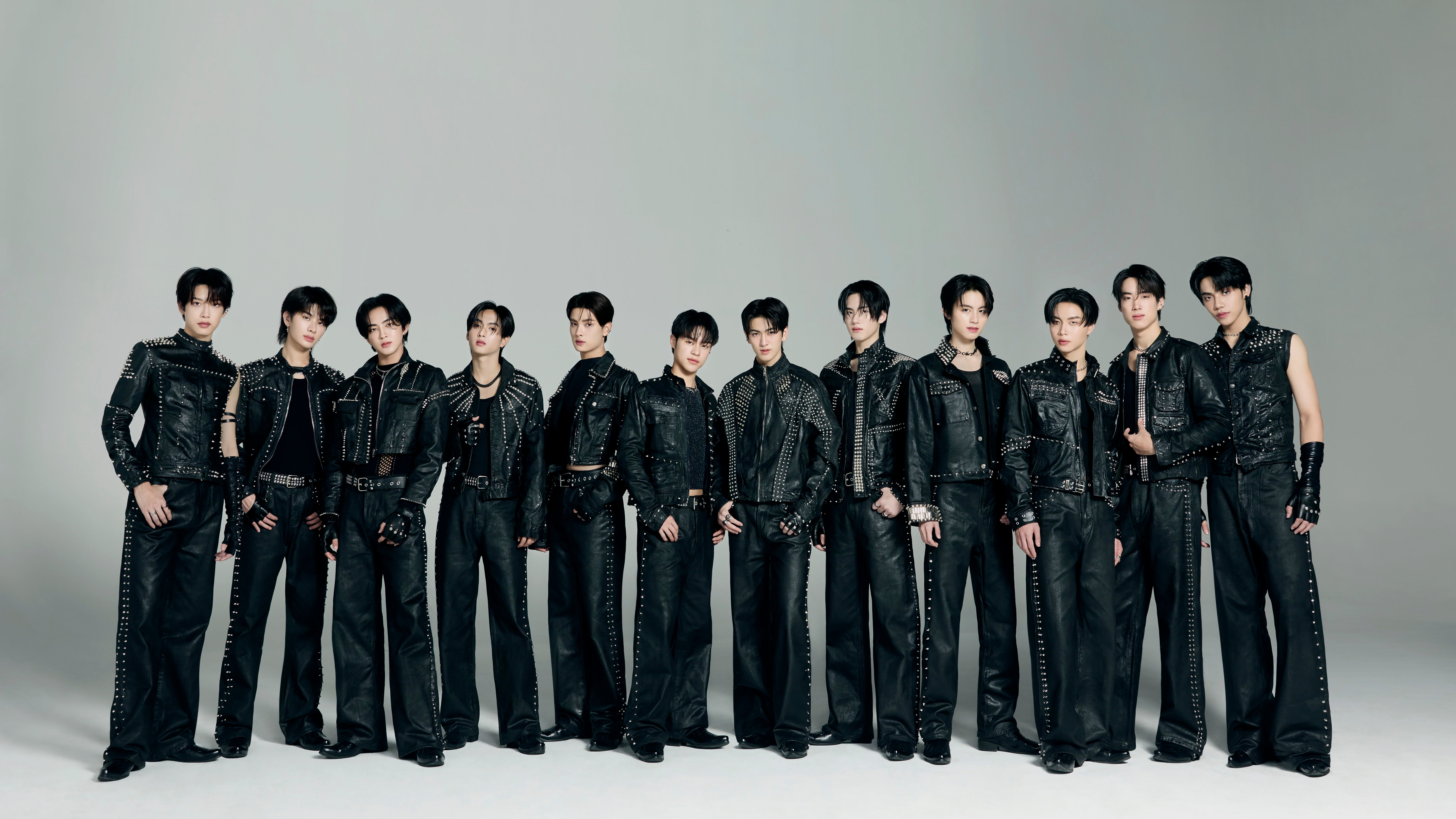 BUS - THE 1ST ASIA FANCON TOUR: THE FIRST LIGHT