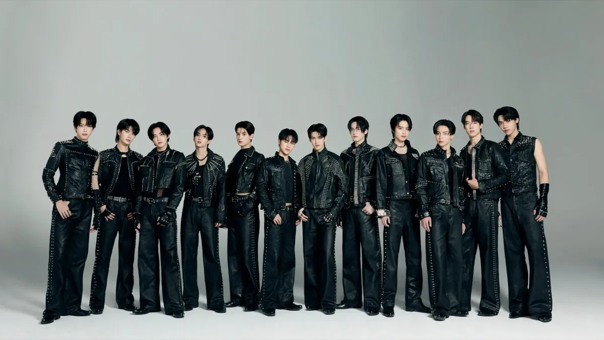 BUS - THE 1ST ASIA FANCON TOUR: THE FIRST LIGHT